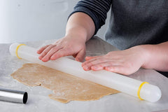 RKPM HOMES Fondant Rolling Pin with Rings | Non-Stick Removable Ring Adjustable Plastic Dough Roller | for Cookies Cake Biscuit Pastry Tarts Pasta Noodle Dumpling Dough | Cake Making Tool (9 in)