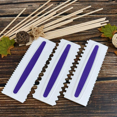RKPM HOMES Cake Scrapper Cream Comb Icing Smoother Decorating Edge DIY Plastic Sawtooth Cake Tool Icing Polisher for Mousse Butter Sugarcraft Dessert Biscuits Chocolate White/Purple (1 Set of 3 Pcs)